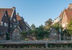 Tuinmuur met tuinhuisjes Gerard Noodtstraat.
<br/>
Marcel Westhoff, 2018